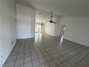 3313 SE 4th Ave in Cape Coral, FL - Building Photo - Building Photo