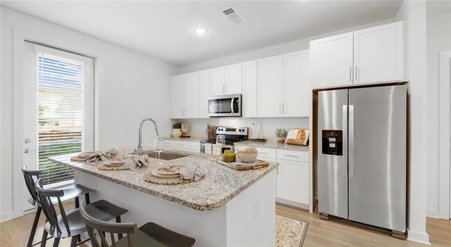 1010 Rosefinch Landing, Unit 414 in Hoschton, GA - Foto de edificio - Building Photo