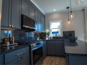 93 Grove St in Fall River, MA - Building Photo - Building Photo