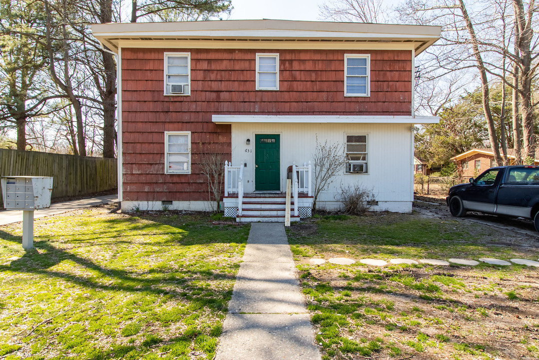 631 Quincy St in Hampton, VA - Building Photo