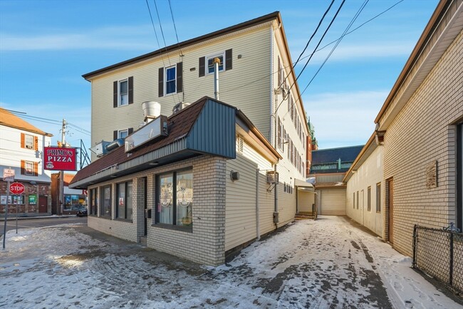 312 Rivet St in New Bedford, MA - Building Photo - Building Photo