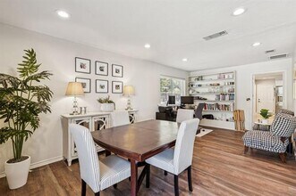10010 Cromwell Dr in Dallas, TX - Building Photo - Building Photo