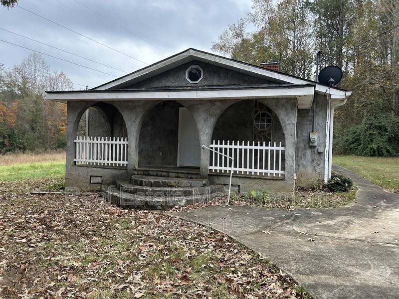 132 Callie Rd in Griffin, GA - Foto de edificio