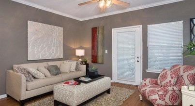 Highlands Hill Country in Austin, TX - Foto de edificio - Building Photo