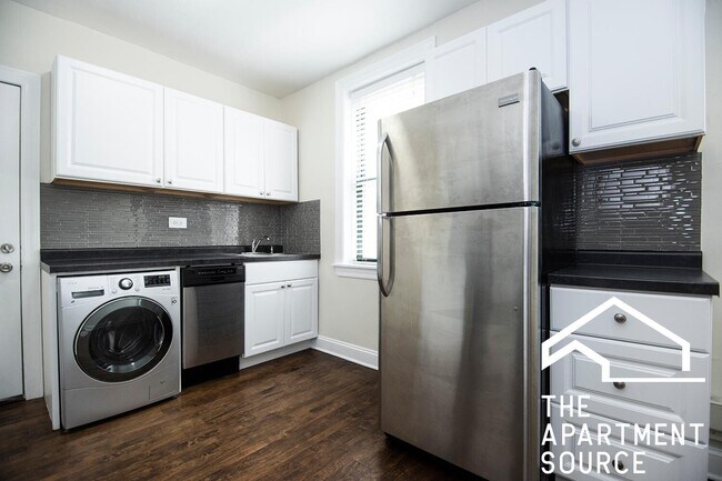 3855 N Greenview Ave, Unit 3S