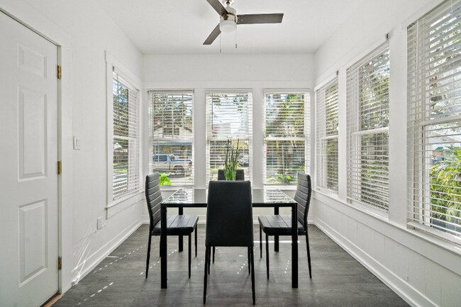 2009 W Dekle Ave-Unit -Unit 2 in Tampa, FL - Building Photo - Building Photo