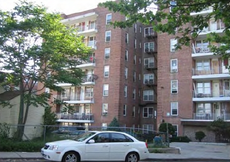 407 Beach 20Th St in Far Rockaway, NY - Building Photo