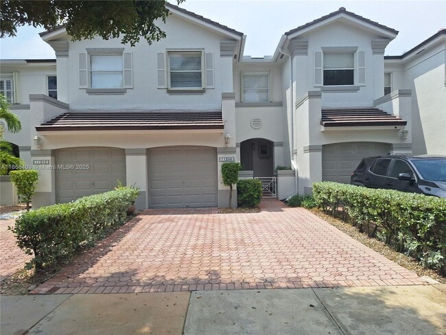11256 NW 42nd Terrace in Doral, FL - Building Photo - Building Photo