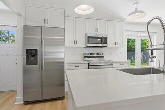 215 Grant Dr in Coral Gables, FL - Building Photo - Building Photo