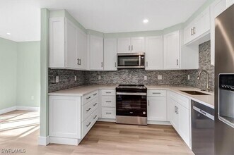 407 Meadowlark Ln in Naples, FL - Building Photo - Building Photo