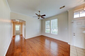 606 Chase More Ct in Bacliff, TX - Building Photo - Building Photo