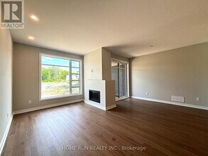 1074 Kitigan Grove in Ottawa, ON - Building Photo - Building Photo