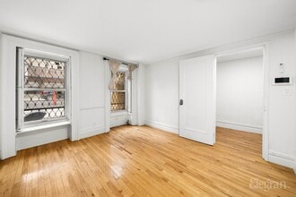 Up to at least 5 spaces! LOOK AT THE FLOOR in New York, NY - Building Photo - Building Photo