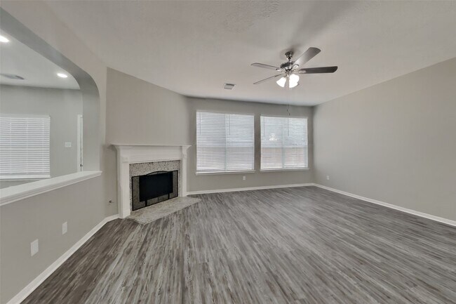 602 Lajuana Ct in Spring, TX - Foto de edificio - Building Photo