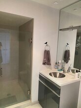 2250 11th St NW, Unit 304 in Washington, DC - Foto de edificio - Building Photo