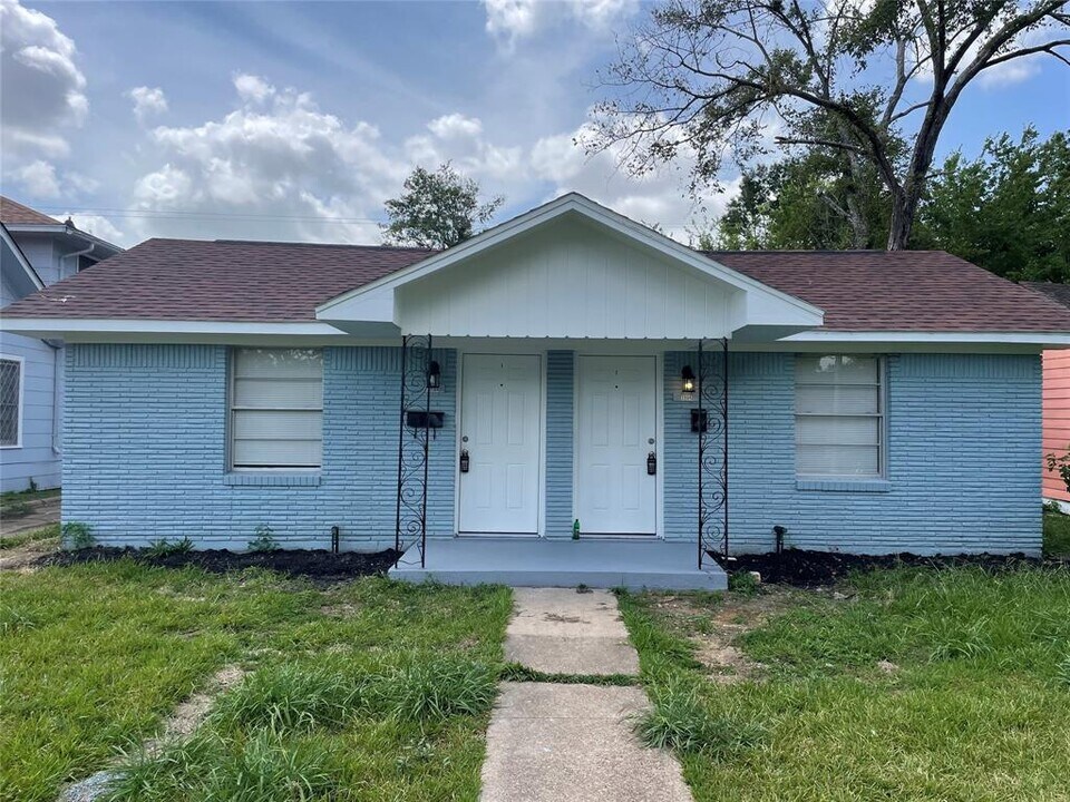 1904 11th St in Galena Park, TX - Building Photo