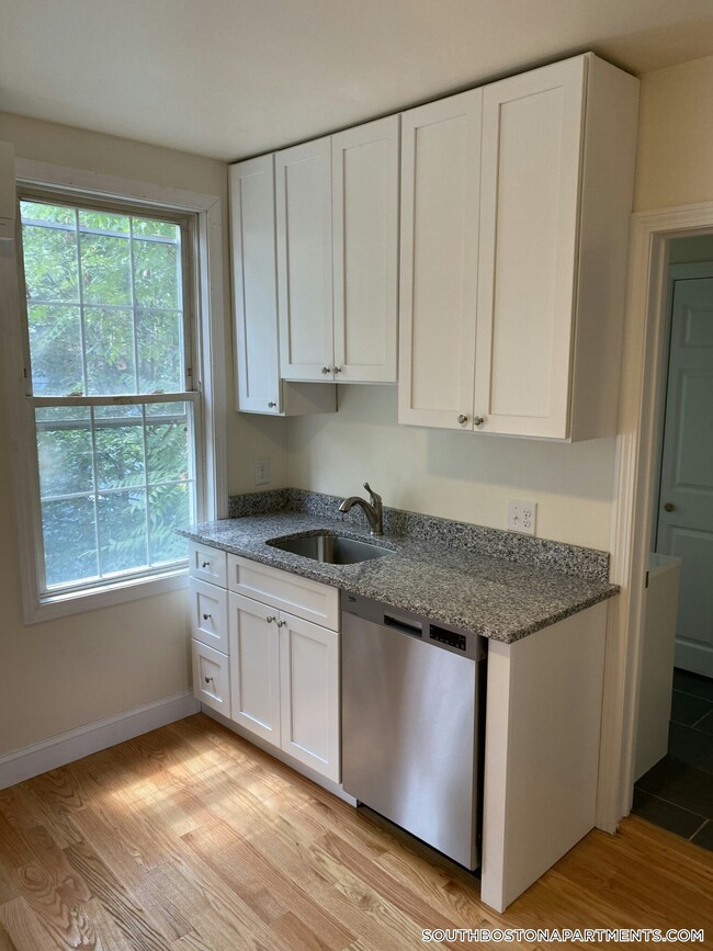 83 Bolton St in Boston, MA - Building Photo - Building Photo