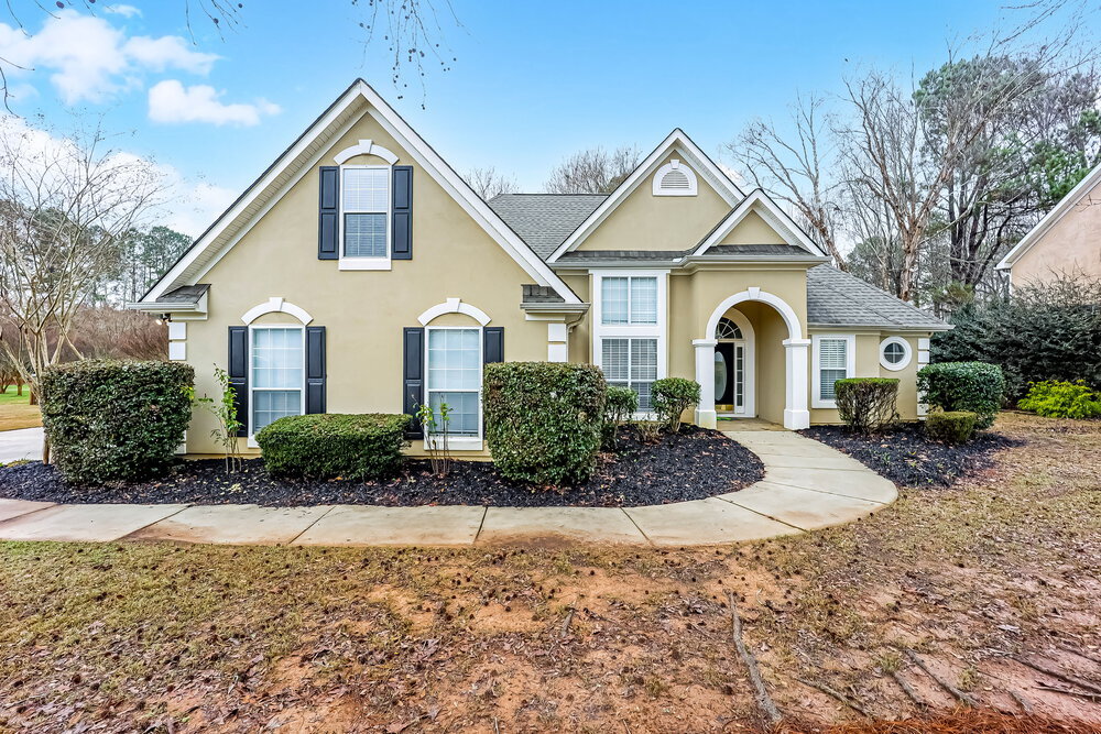 295 Woodstream Dr in Newnan, GA - Foto de edificio