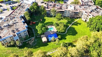 6301 N Falls Cir Dr in Lauderhill, FL - Building Photo - Building Photo