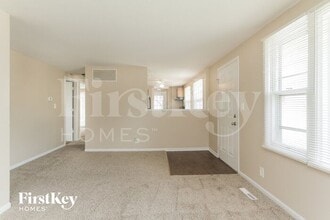57 Golfview Ln in Carpentersville, IL - Building Photo - Building Photo