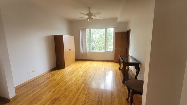 2977 N Lawndale Ave in Chicago, IL - Building Photo - Building Photo