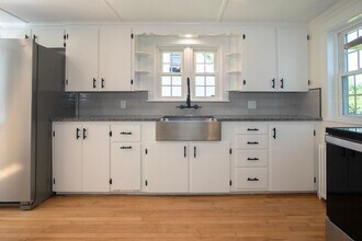 31 Back River Rd in Dover, NH - Building Photo - Building Photo