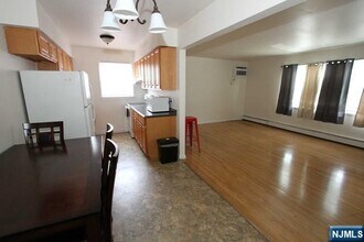 307 Legion Pl in Haledon, NJ - Building Photo - Building Photo