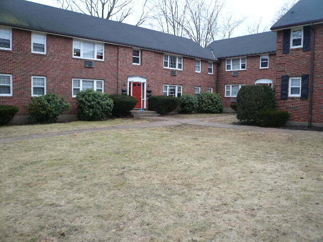 South Park in Manchester, CT - Foto de edificio