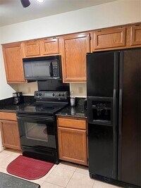 7447 Cambridge St photo'