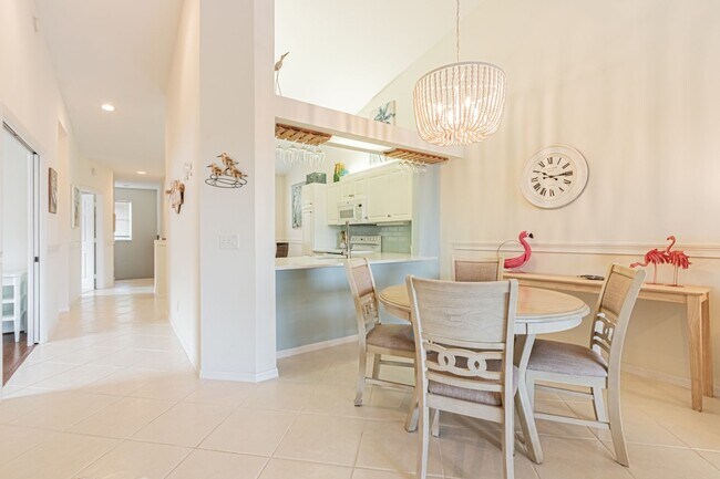 260 Robin Hood Cir in Naples, FL - Building Photo - Building Photo