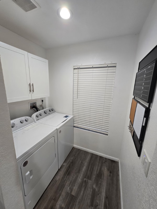 10334 S Wilton Pl in Los Angeles, CA - Foto de edificio - Building Photo