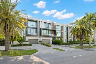 98 W Davis Blvd in Tampa, FL - Building Photo - Building Photo