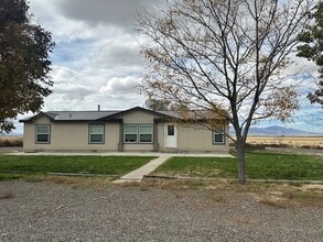 1200 Skyline Blvd in Battle Mountain, NV - Building Photo - Building Photo