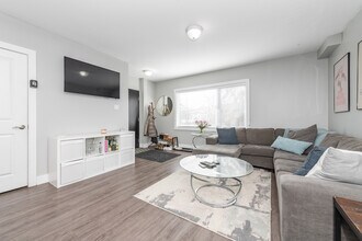 119 Sweetland Av in Ottawa, ON - Building Photo - Building Photo