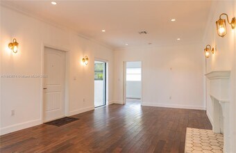 5938 NE 5th Ave in Miami, FL - Building Photo - Building Photo