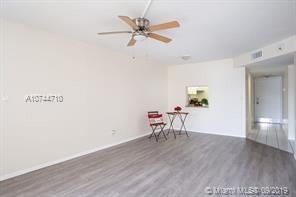 8020 N Colony Cir in Tamarac, FL - Building Photo - Building Photo