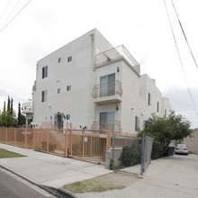 12017 Hart St in North Hollywood, CA - Building Photo - Building Photo