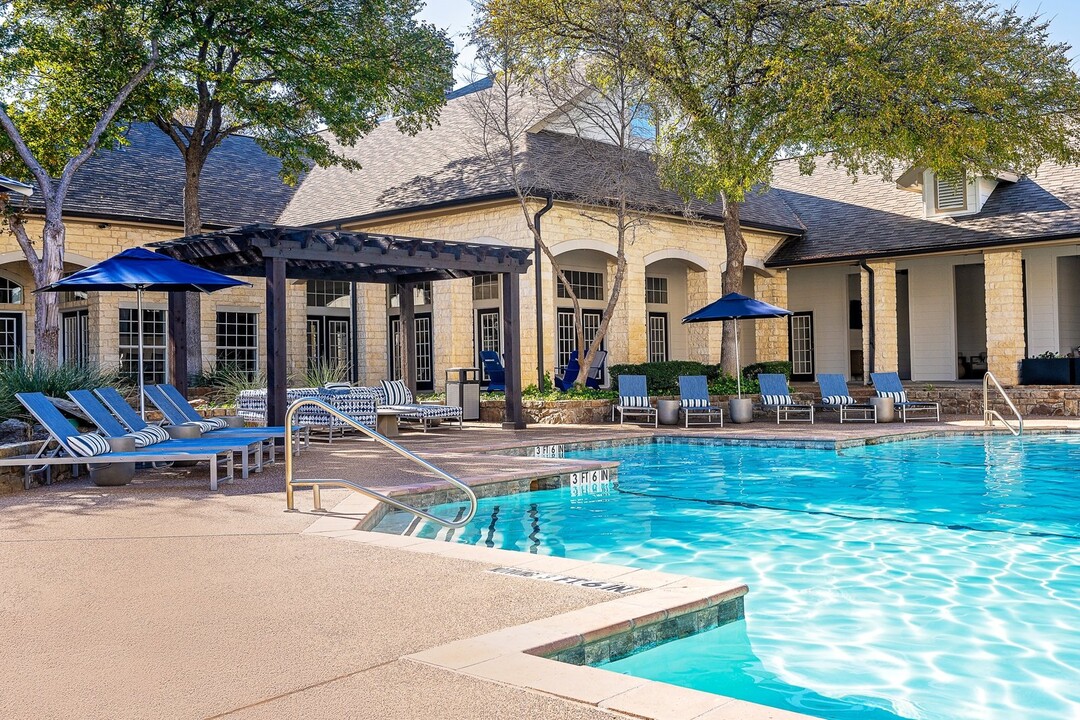 Legacy Estates at Frisco in Frisco, TX - Foto de edificio