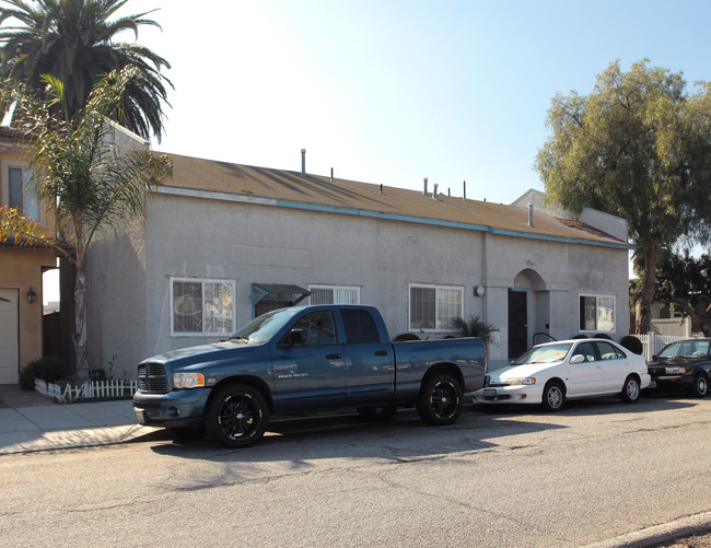 921-923 Sartori Ave in Torrance, CA - Foto de edificio - Building Photo