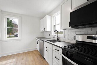 1111 McNeilly Ave in Pittsburgh, PA - Building Photo - Building Photo