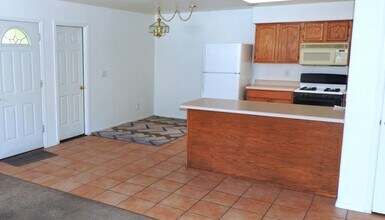 2470 Armour Ave in Kingman, AZ - Building Photo - Building Photo