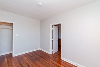 734 W Bittersweet Pl in Chicago, IL - Foto de edificio - Building Photo