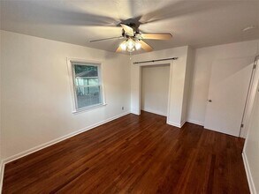 609 W N Loop Blvd in Austin, TX - Building Photo - Building Photo