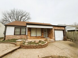 1721 S Volutsia Ave in Wichita, KS - Building Photo