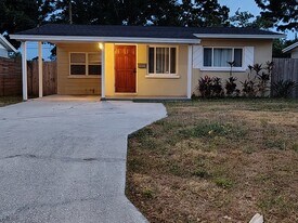 3234 35th Ave N in St. Petersburg, FL - Building Photo