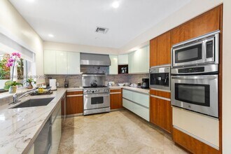 4101 Bayview Dr in Fort Lauderdale, FL - Building Photo - Building Photo