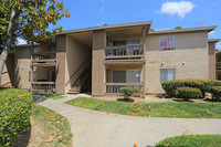 Shadow Springs Apartments in Palmdale, CA - Building Photo - Building Photo