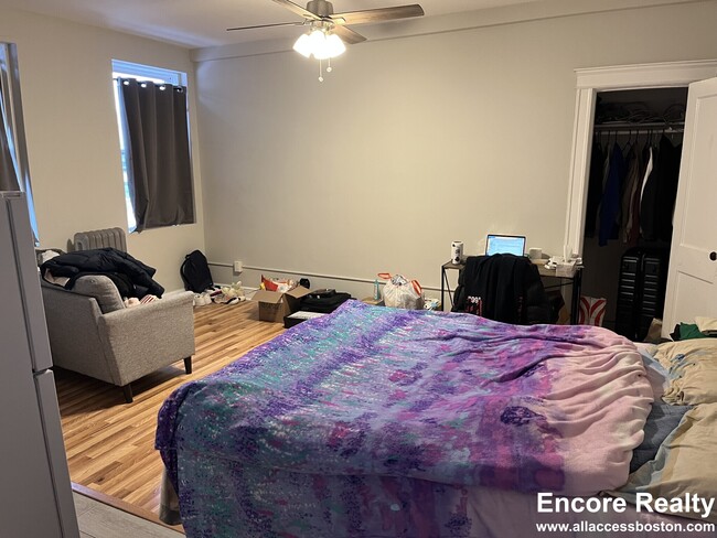 1185 Commonwealth Ave, Unit 8 in Boston, MA - Building Photo - Building Photo