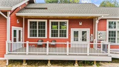 240 Meadow Rd in Rocky Hill, CT - Building Photo - Building Photo