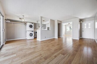 1304 Mariposa Dr in Austin, TX - Building Photo - Building Photo